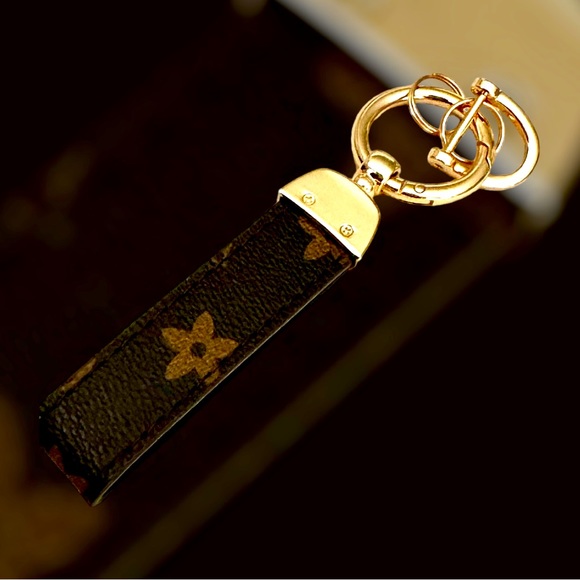 BNIB Unbranded upscale designer keychain - Picture 10 of 13